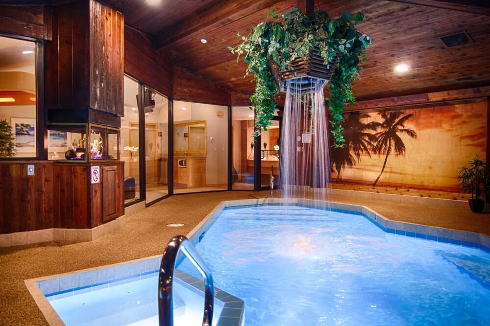 Sybaris Pool Suites Indianapolis photo 41
