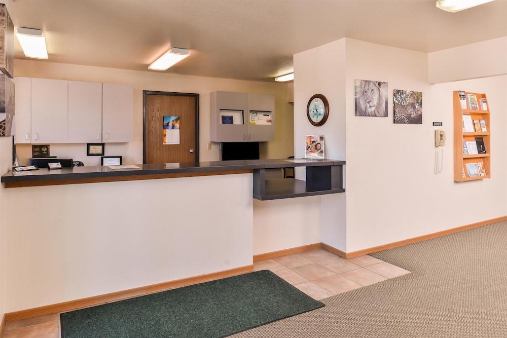 Americas Best Value Inn Missouri Valley photo 19