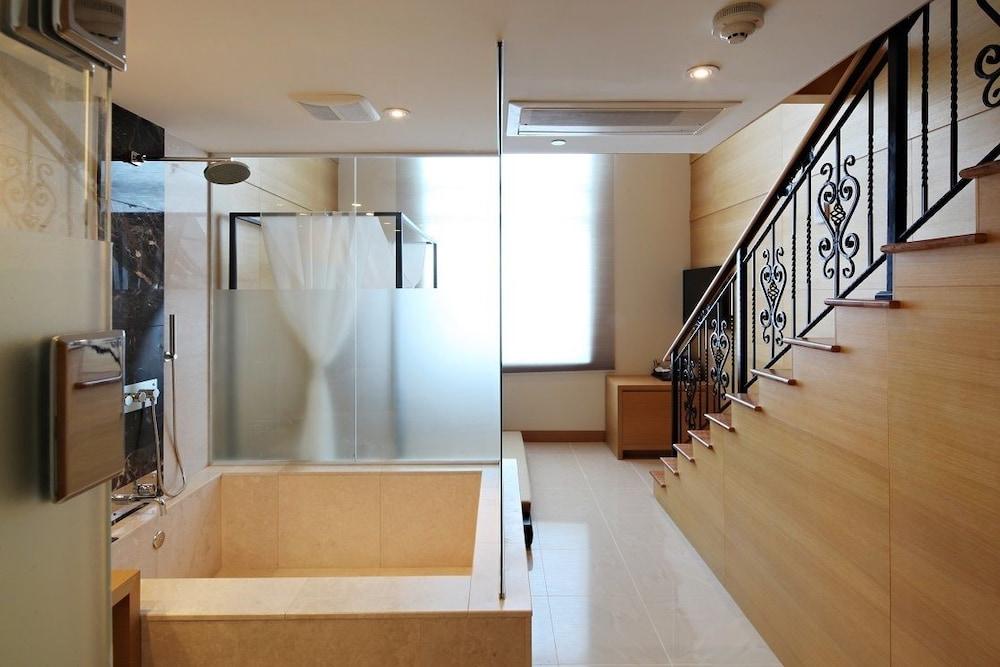 The One Boutique Hotel photo 24