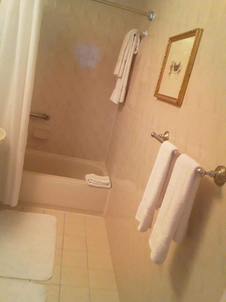 Garden Inn & Suites photo 38