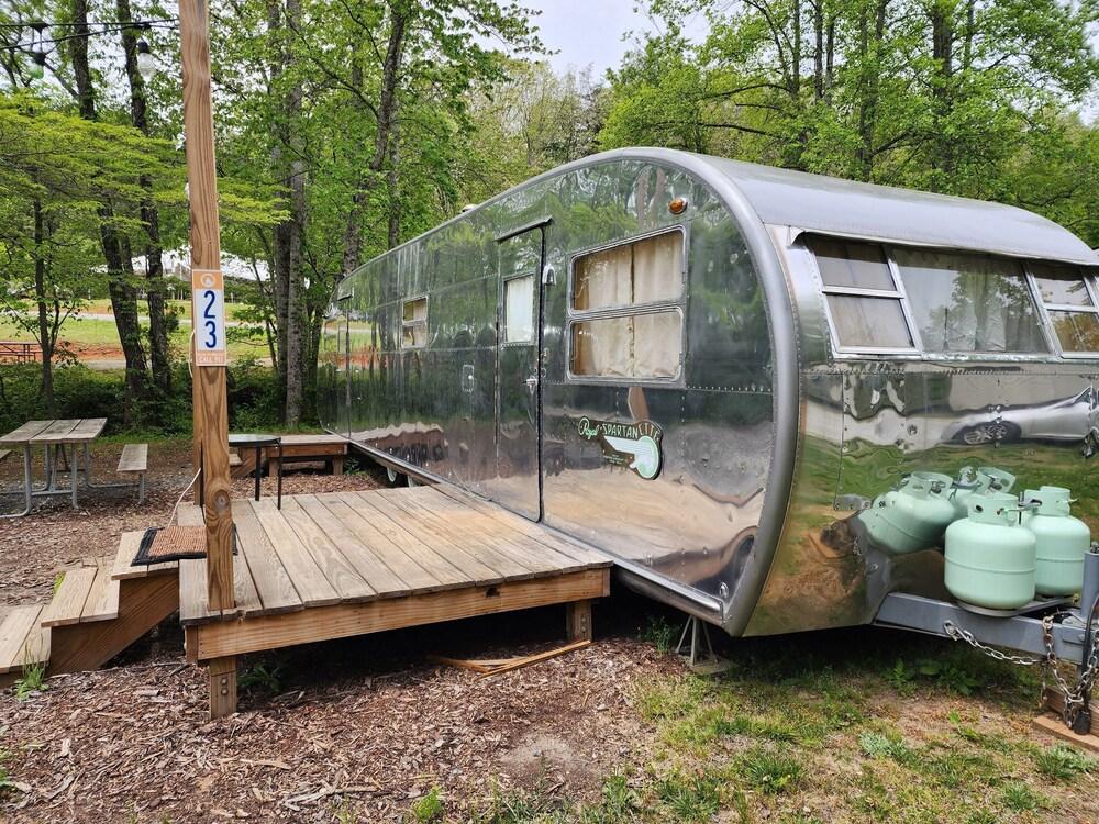 Emberglow Outdoor Resort photo 91
