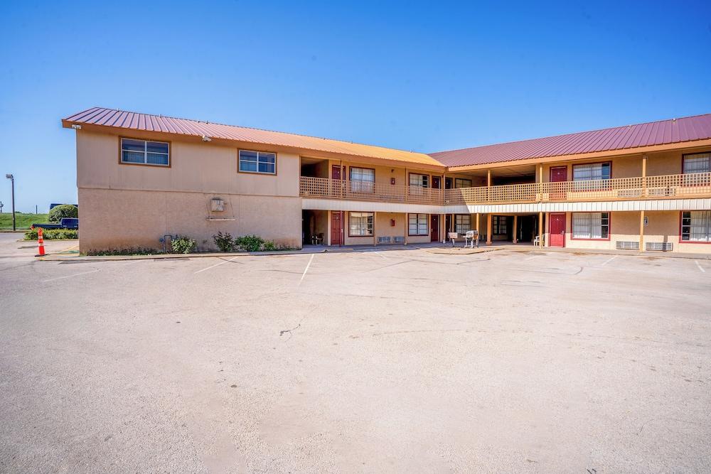 Lone Star Inn by OYO Vernon Texas Hwy 287 photo 68