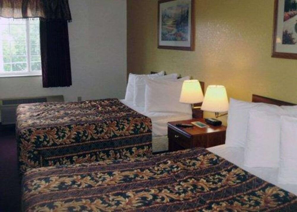 Rodeway Inn Salina North photo 10