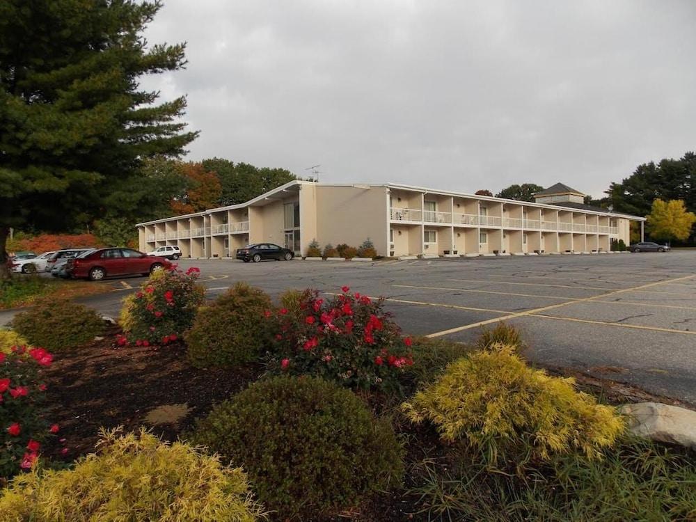 Center Street Value Inn photo 7