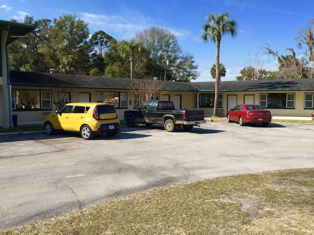 Withlacoochee Motel photo 8