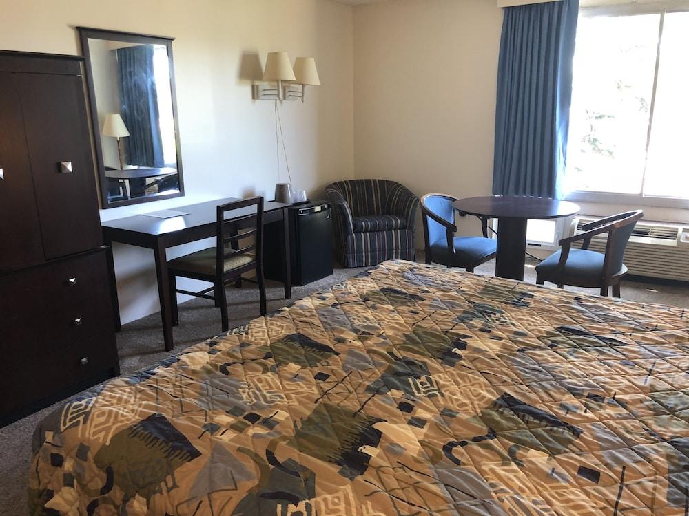 Belmar Motor Lodge photo 12