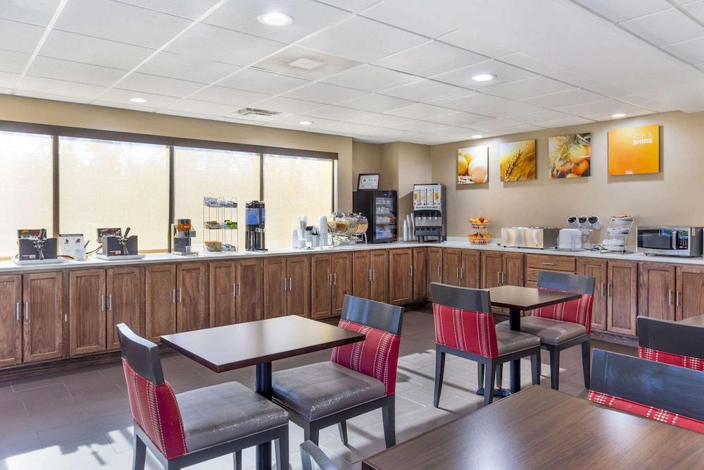 Comfort Suites Wilson I-95 photo 25