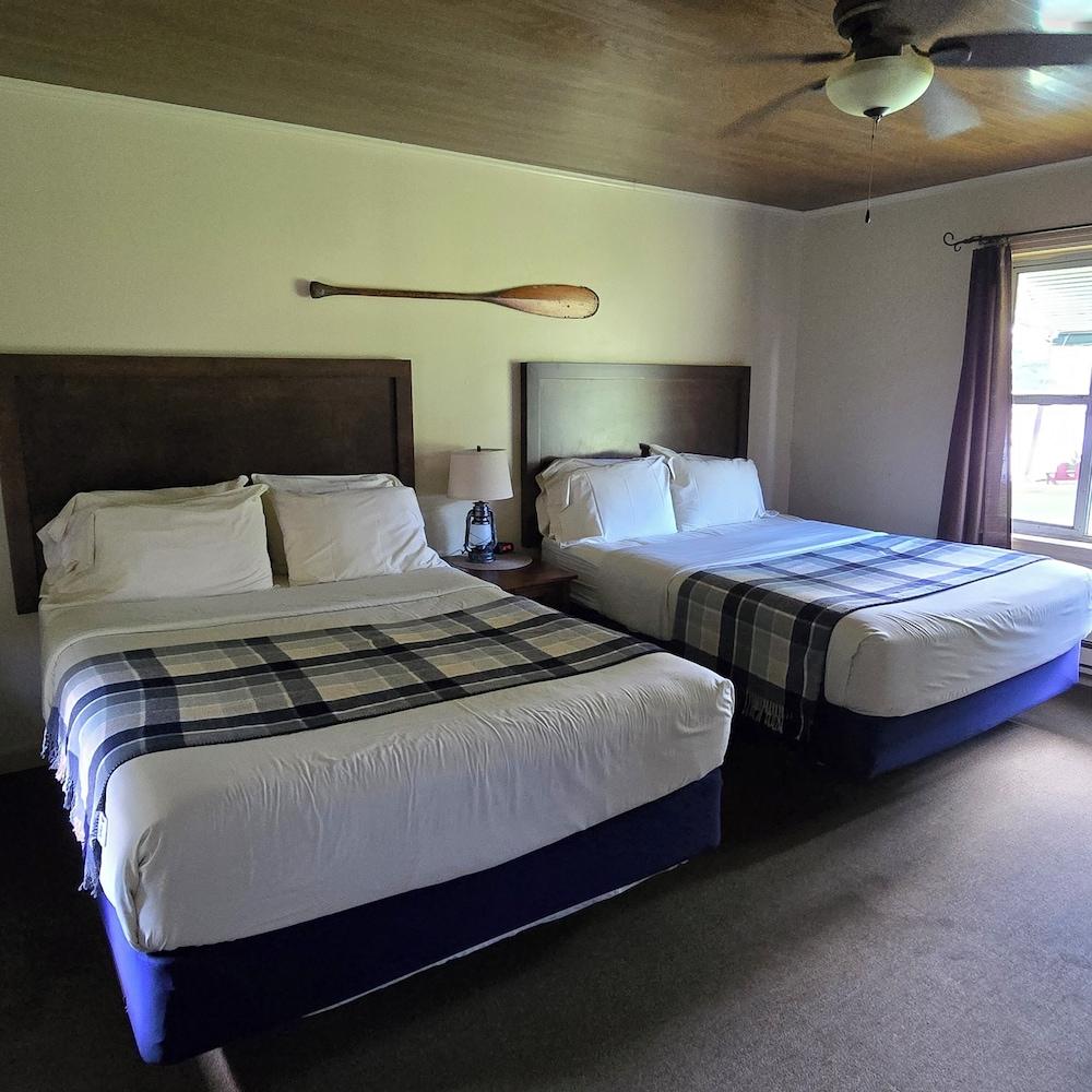 Paddler's Rest Lakeside Cabins and Hotel photo 46