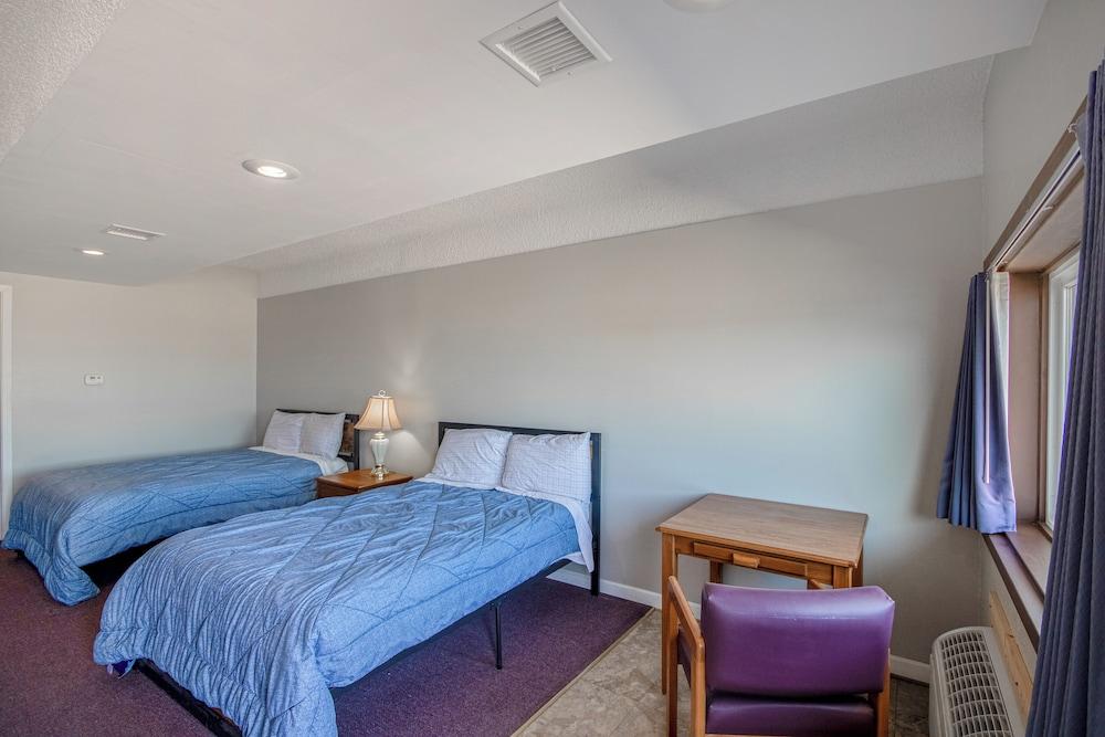 OYO Crossroads Inn photo 24