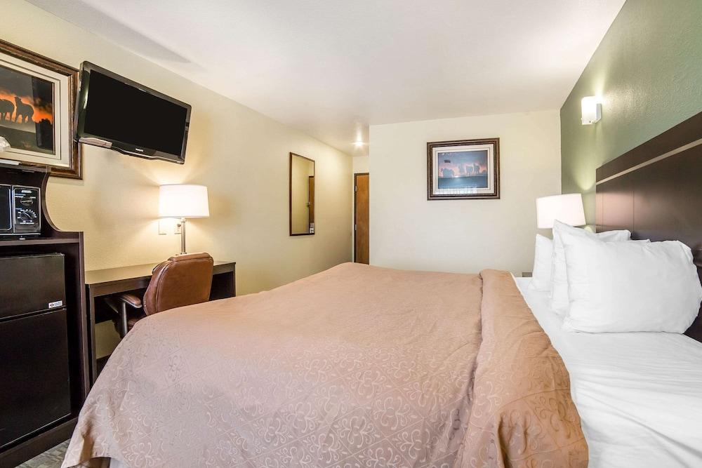 Quality Inn & Suites Elko photo 16