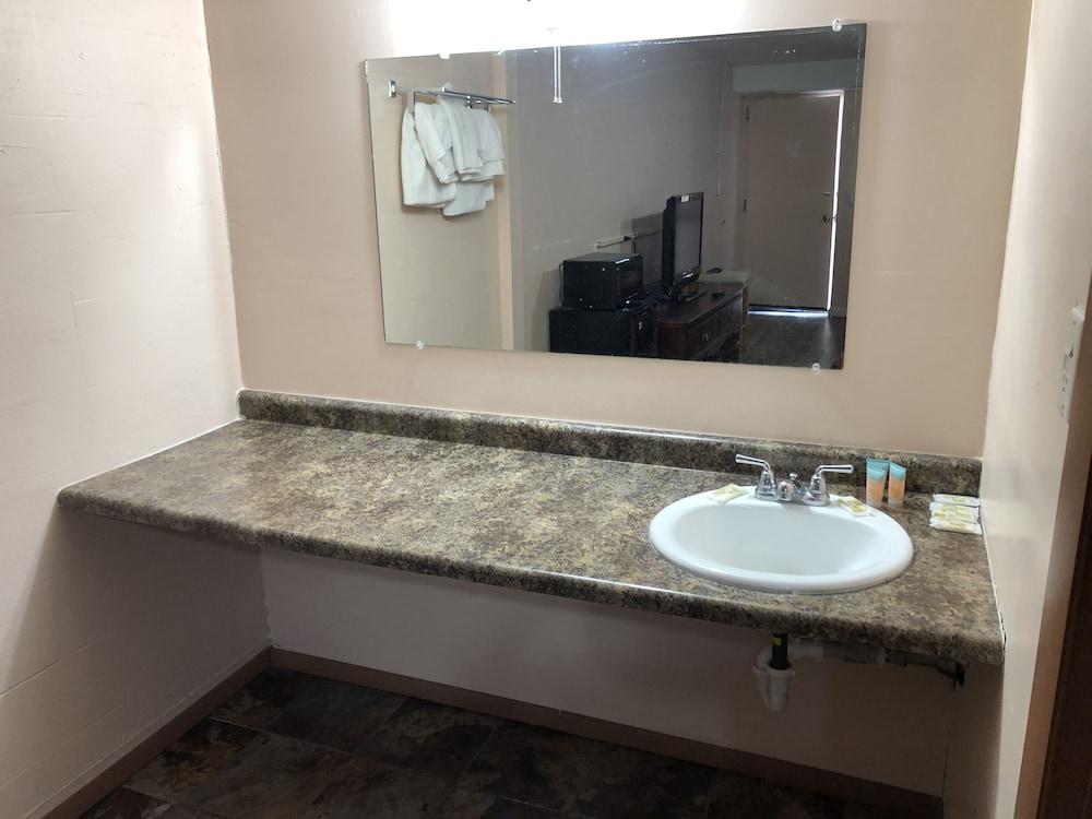 Town Motel photo 8