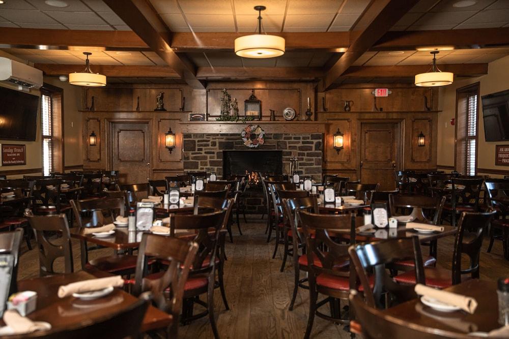 Plumsteadville Inn photo 13