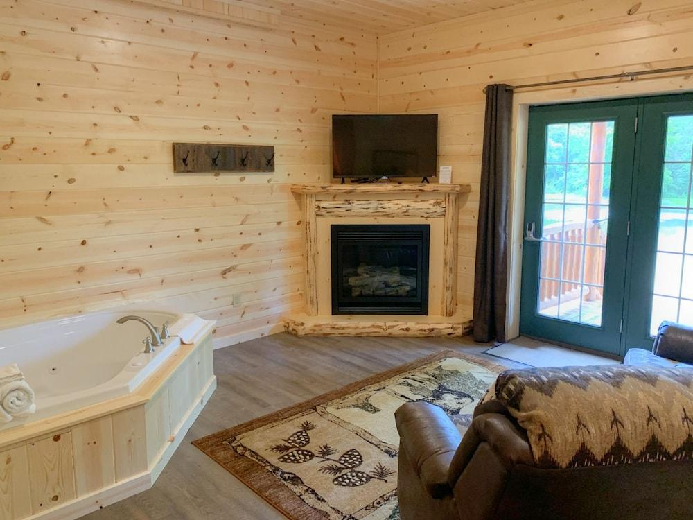 Cricket Hill Lodge & Cabins photo 50