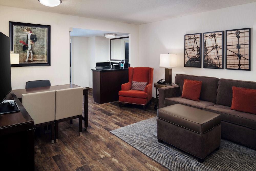Embassy Suites by Hilton Washington DC Chevy Chase Pavilion photo 46
