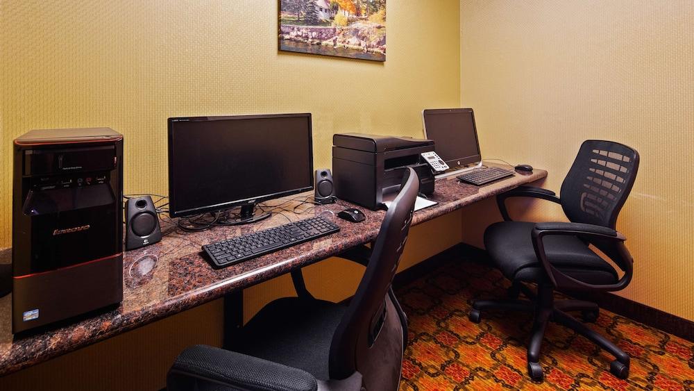 Best Western Plus Finger Lakes Inn & Suites photo 14