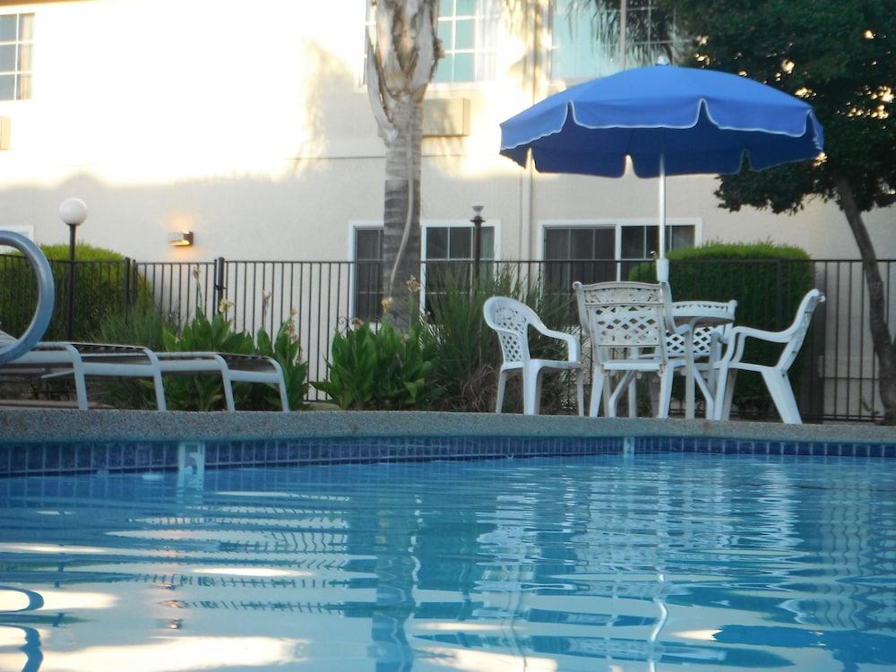 Ramada by Wyndham Merced photo 24