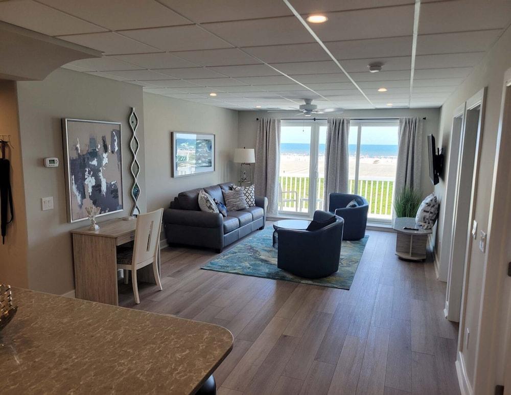 Water's Edge Ocean Resort photo 35