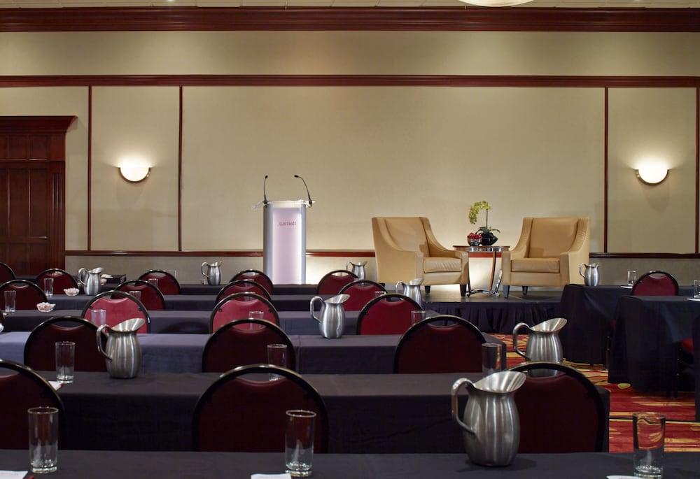 Marriott Cincinnati North photo 25