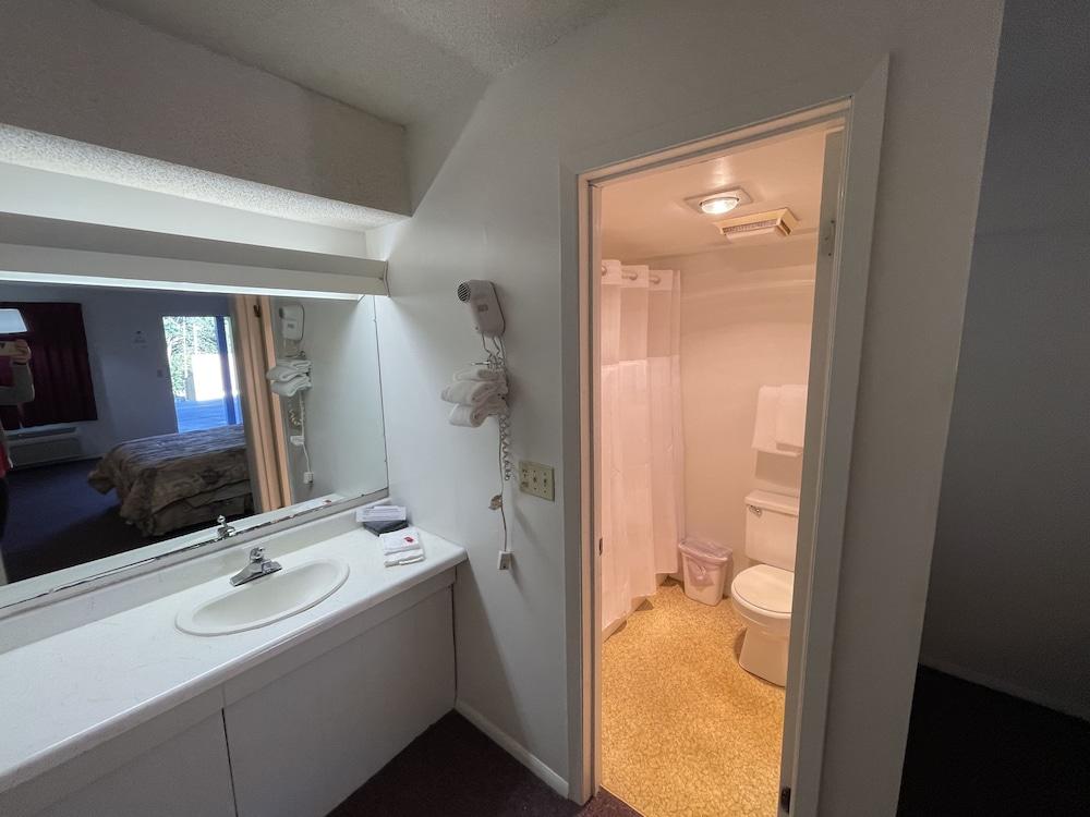 Scottish Inns Osage Beach photo 47