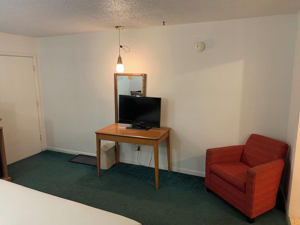 Sawmill Lodges Motel photo 19