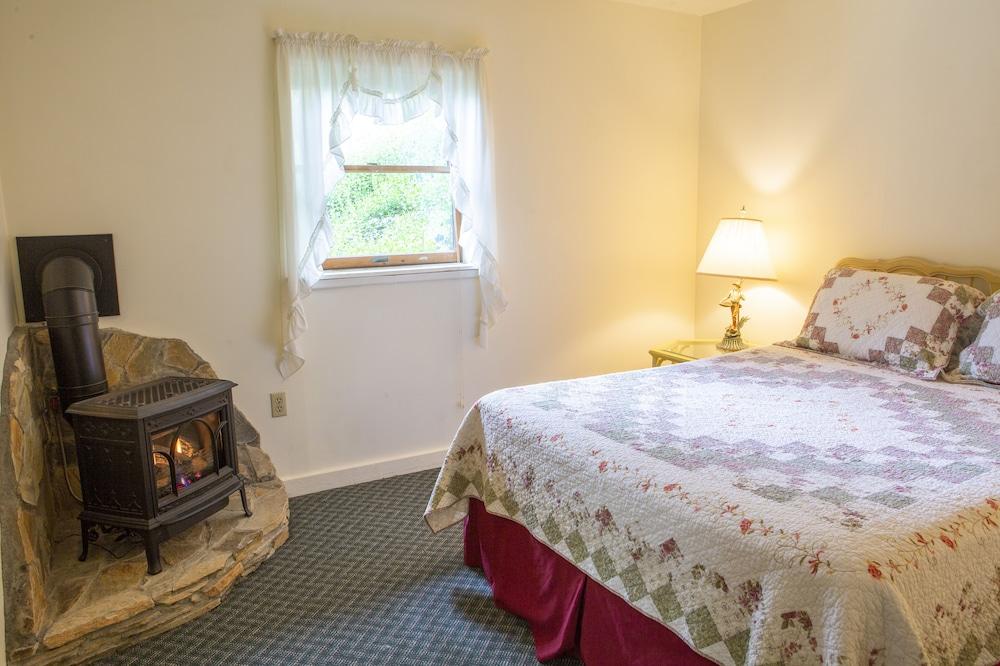 The Chimney Rock Inn & Cottages photo 10