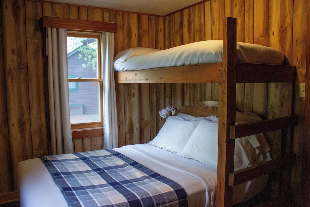 Paddler's Rest Lakeside Cabins and Hotel photo 32