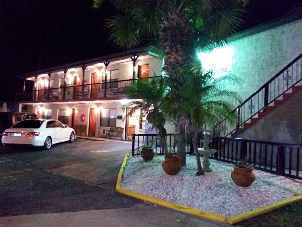 Merida Inn and Suites photo 26