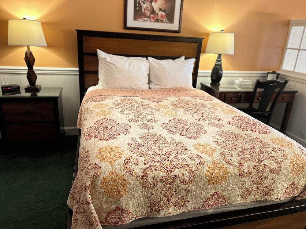 County Clare Irish Hotel & Pub photo 19