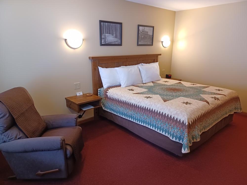 Northwoods Motel photo 10