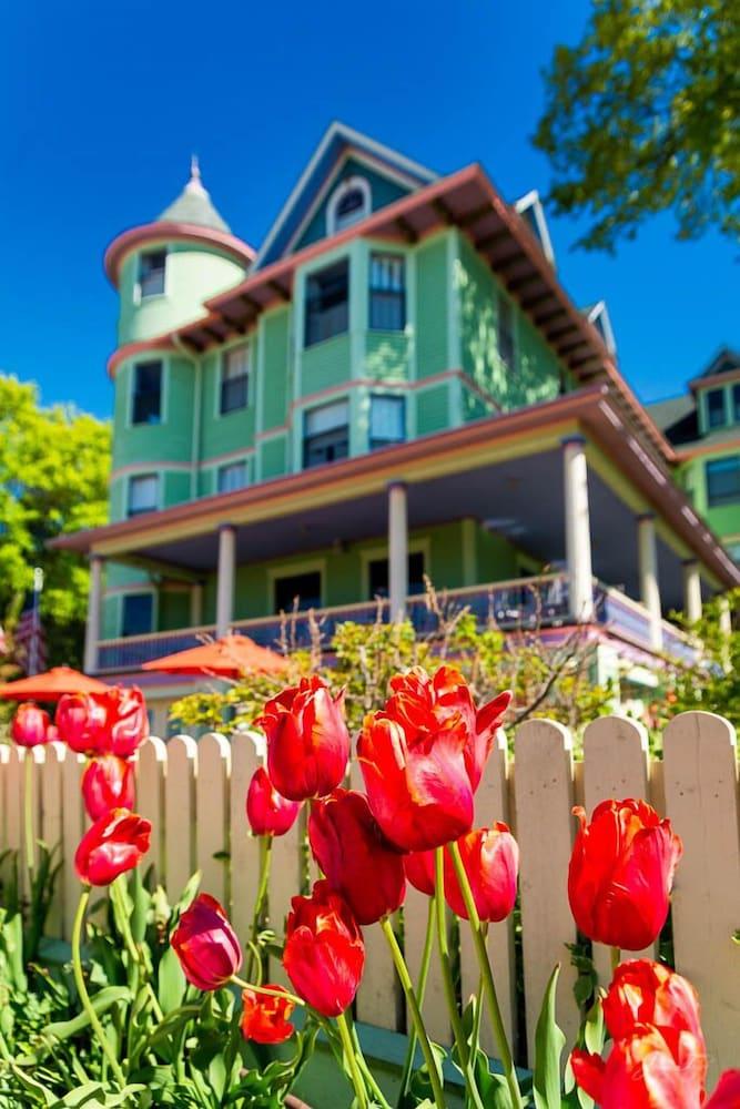 Inn on Mackinac photo 54