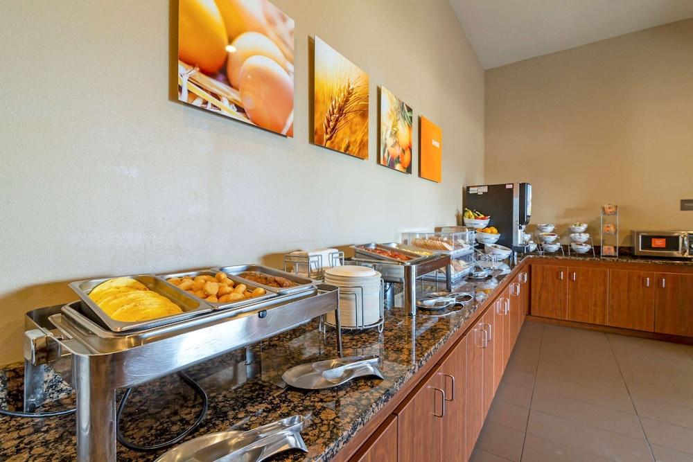 Comfort Inn & Suites Mandan - Bismarck photo 30