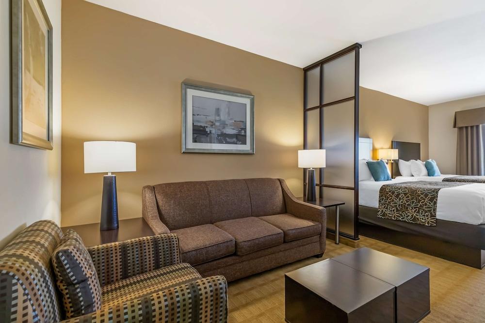 Best Western Plus Lytle Inn & Suites photo 4
