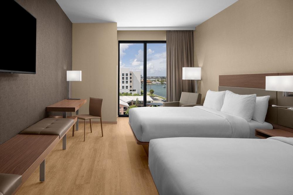 AC Hotel Clearwater Beach photo 12