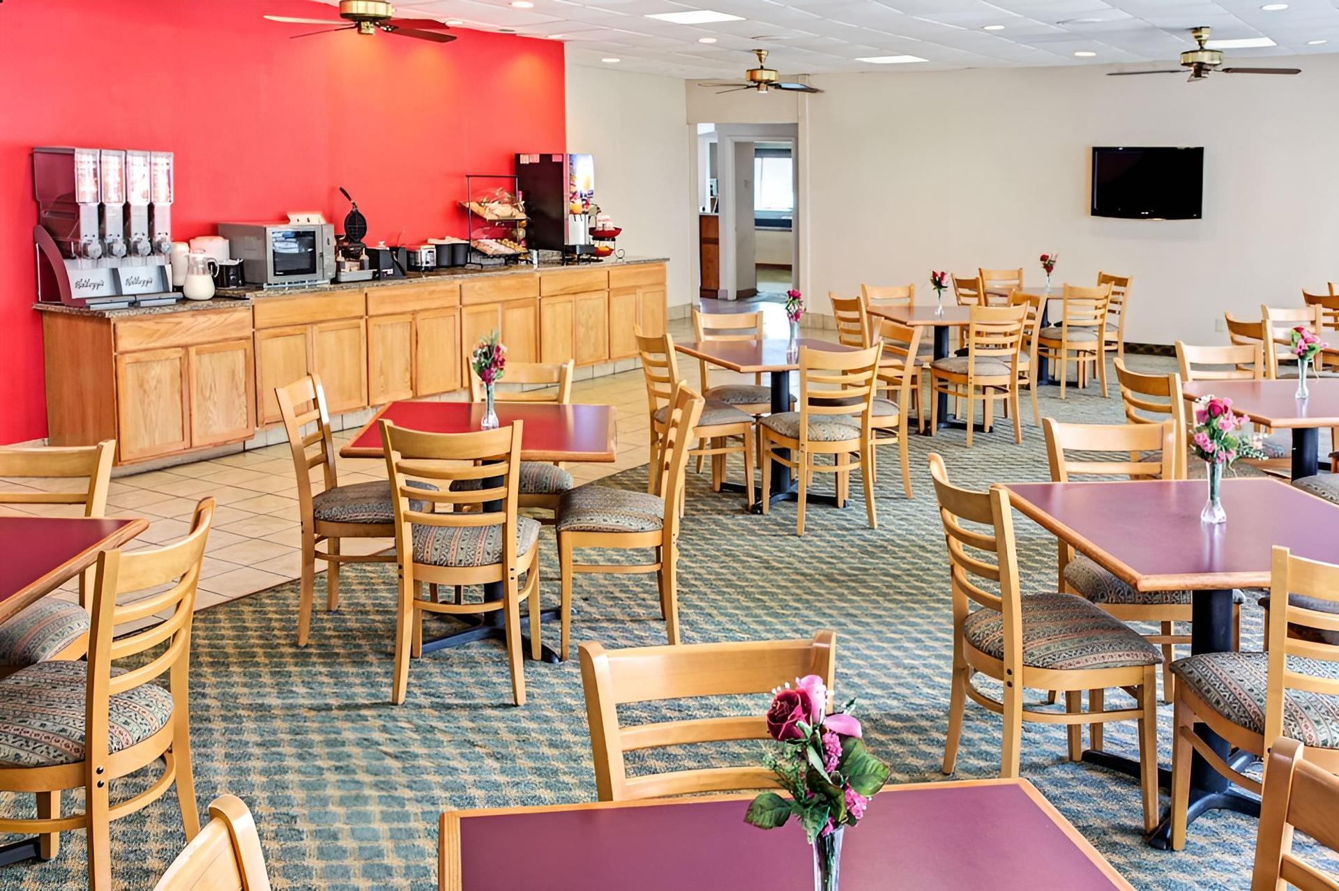 Ramada by Wyndham Walterboro photo 53