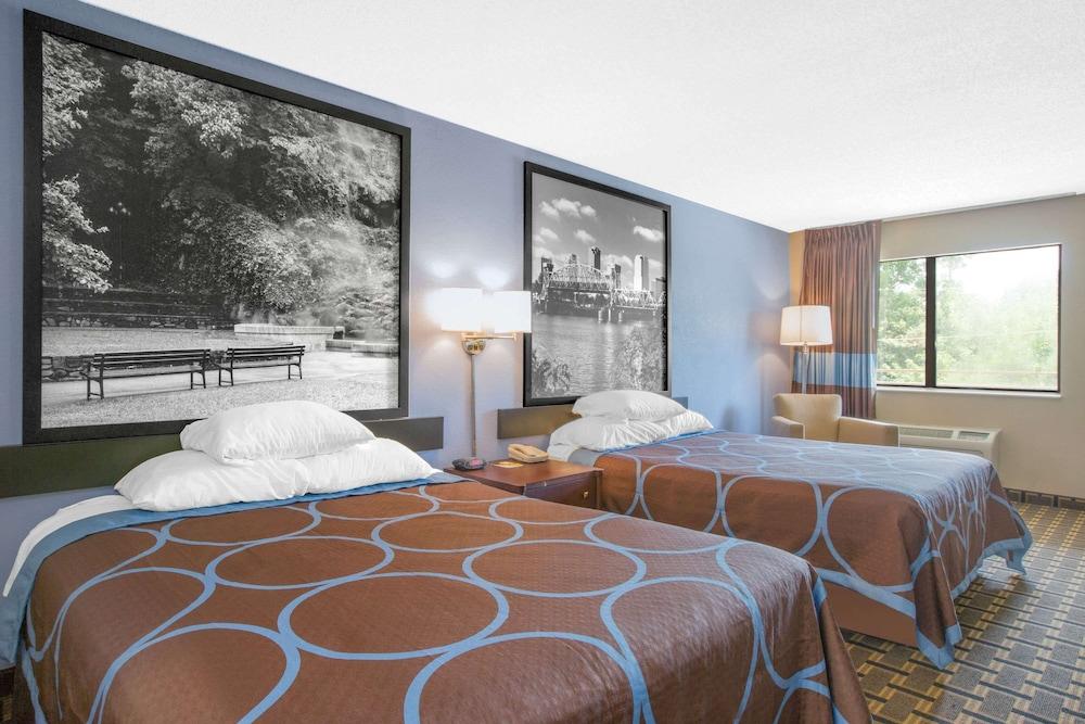 Super 8 by Wyndham Brinkley photo 3