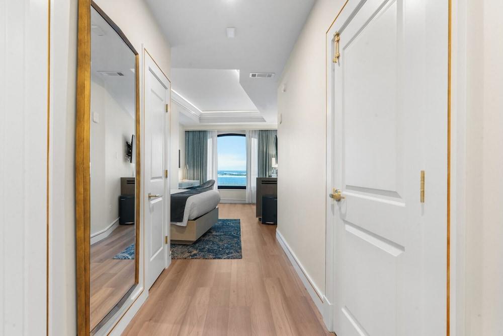 Harbor Suites at Harborwalk Village photo 99