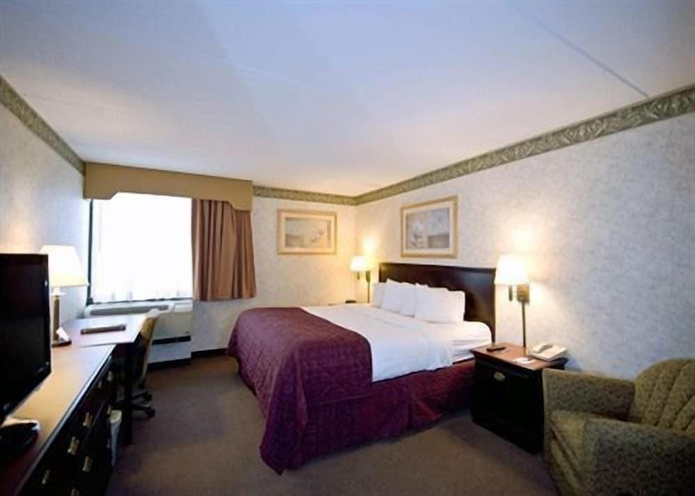 Travelers Inn photo 15
