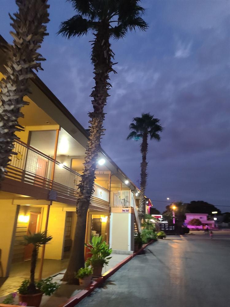 Regency Inn - Fort Sam Houston photo 25