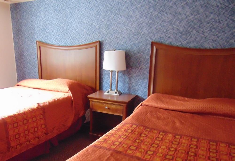 La Mirage Motor Inn photo 11