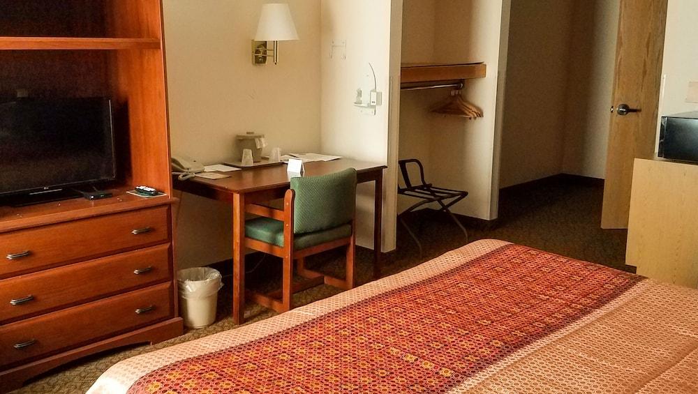 Iveys Motor Lodge Houlton photo 10
