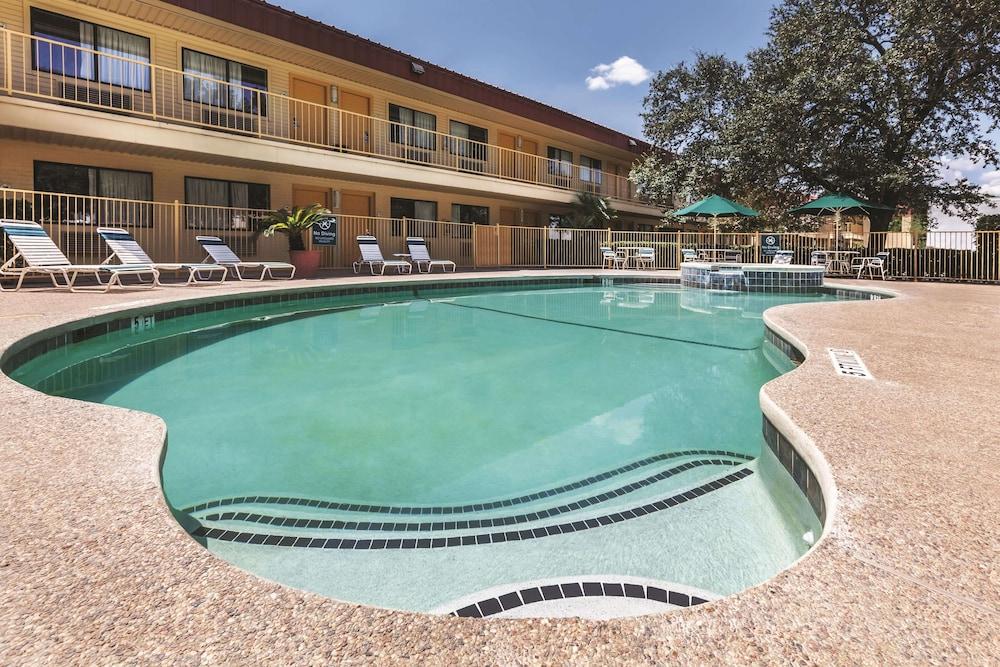 La Quinta Inn by Wyndham San Marcos photo 42