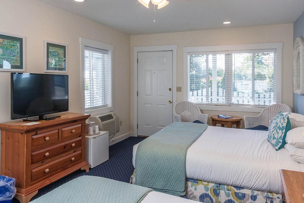 Glen Cove Inn & Suites photo 17