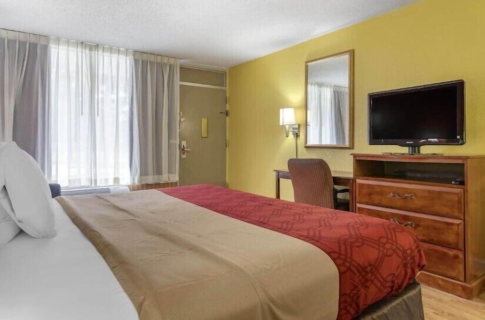 Travelers Inn Douglas By OYO US-441 photo 25