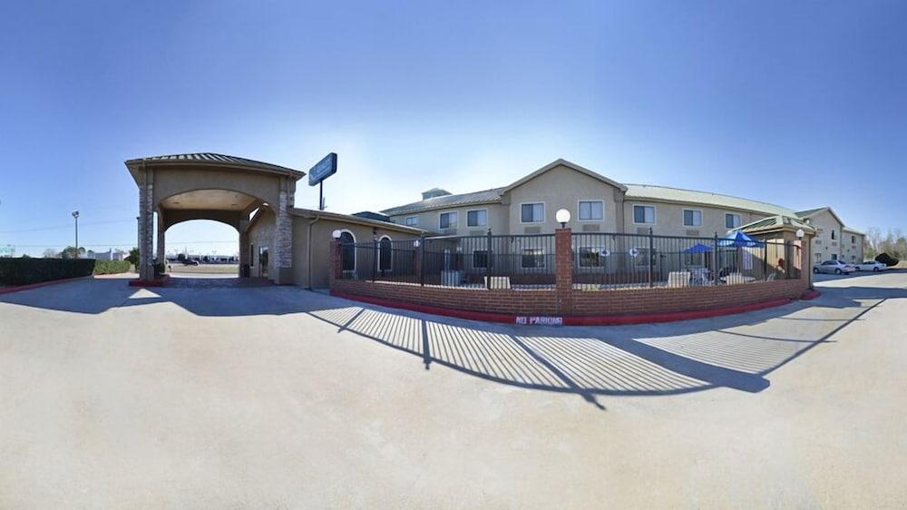 Quality Inn & Suites Beaumont photo 45