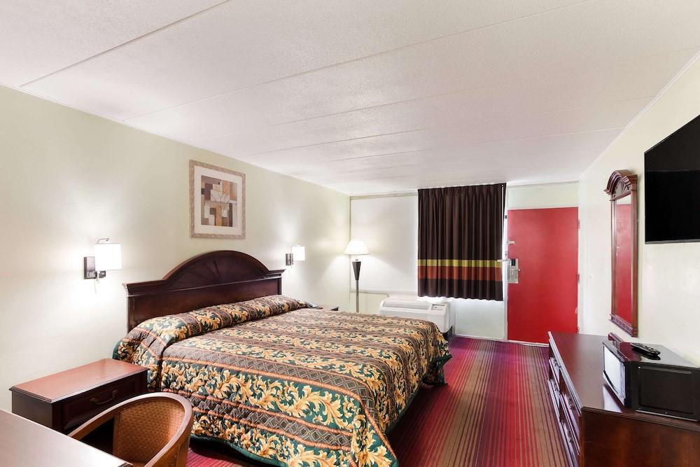 Rodeway Inn South Point photo 21