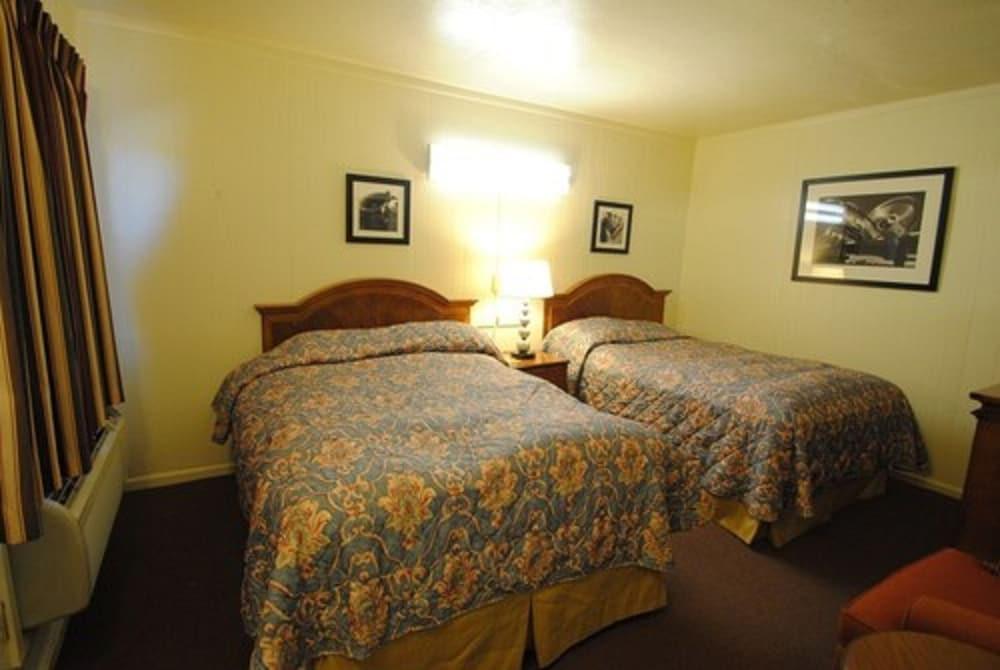 Lee High Inn photo 8