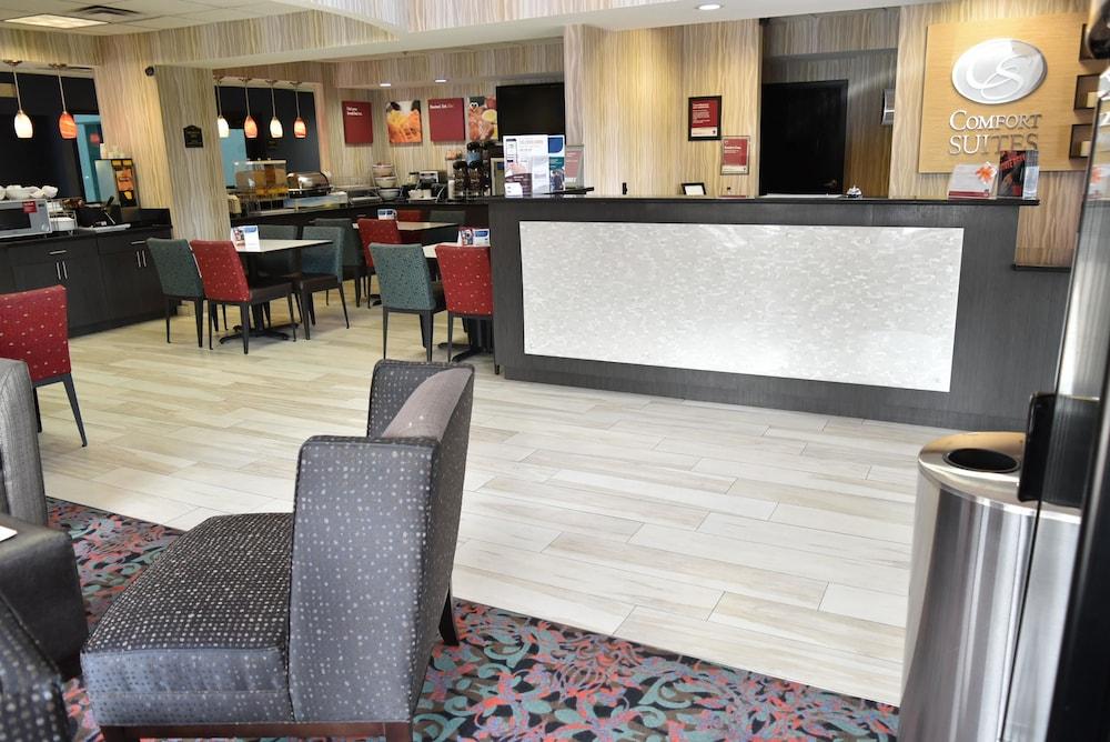 Comfort Suites Fairgrounds West photo 18