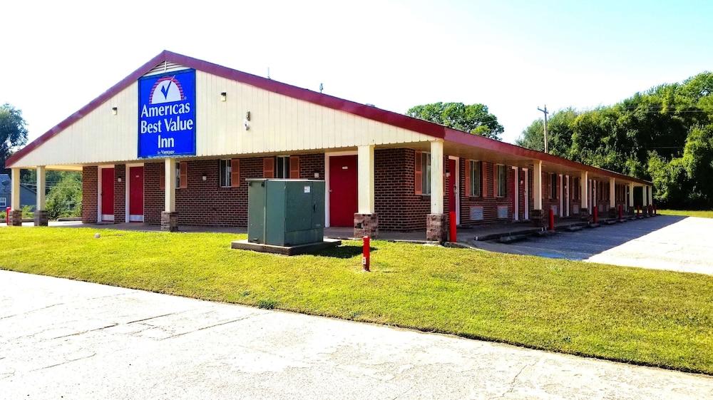Americas Best Value Inn Arkansas City photo 14