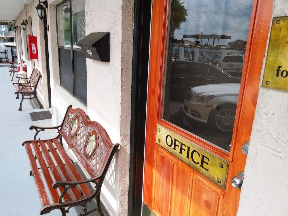 Merida Inn and Suites photo 42