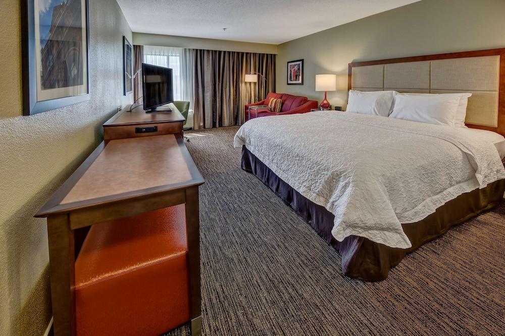 Hampton Inn Savannah-I-95-North photo 9